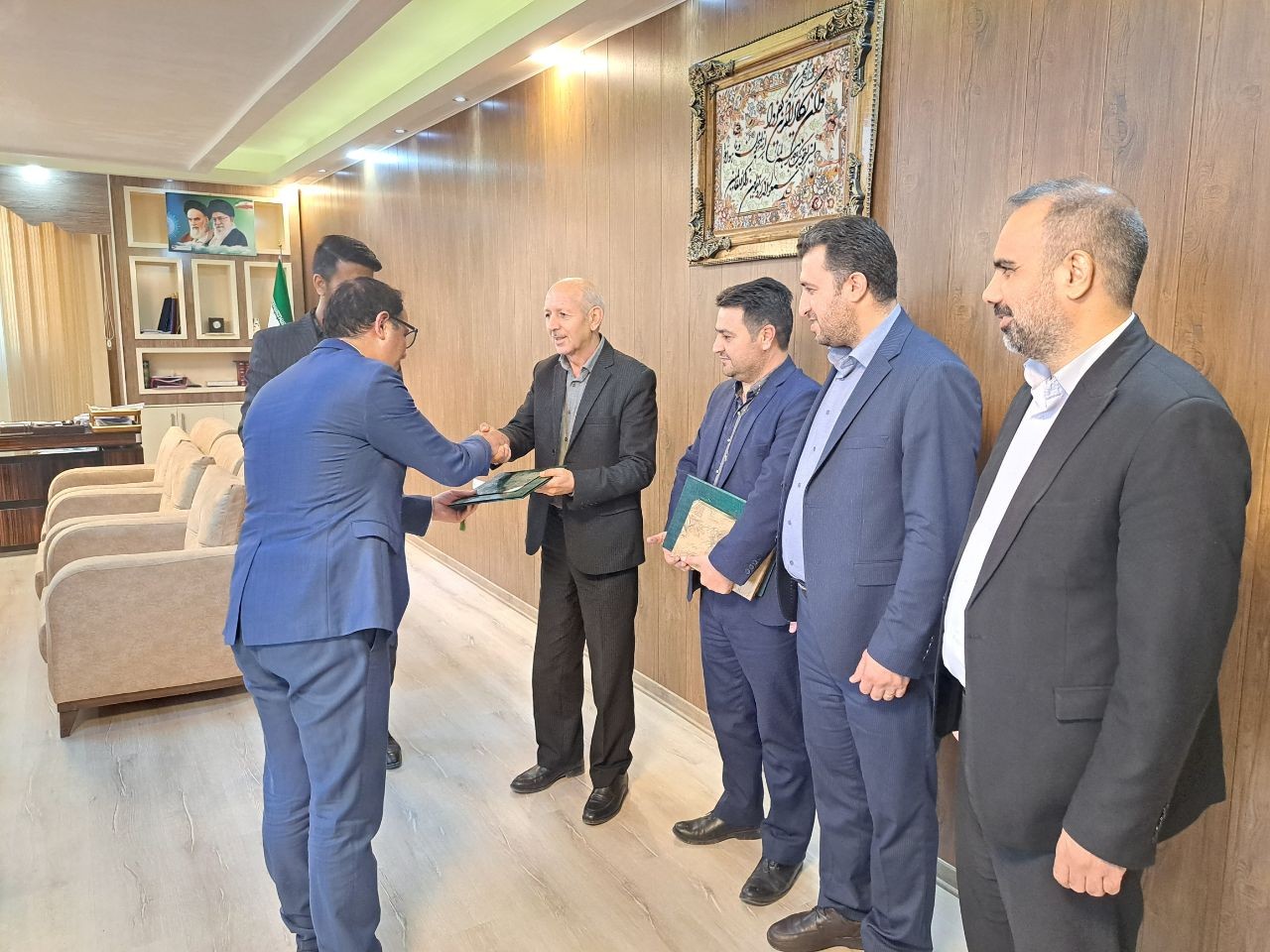 تقدیر فرماندار شهرستان از روسای بانک های شهر پلدشت