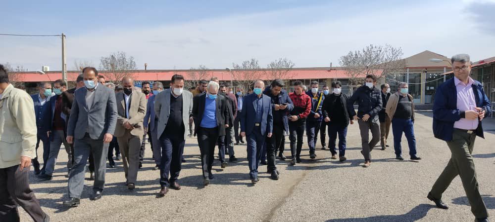 بازدید فرماندار پلدشت به همراه اعضای شورای اداری شهرستان از بازارچه مرزی شهرستان