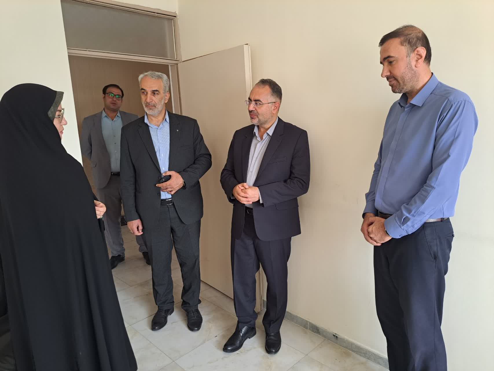 بازدید معاون سیاسی و اجتماعی استاندار آذربایجان‌غربی از واحدهای فرمانداری پلدشت / تأکید بر تکریم ارباب‌رجوع و تقویت روحیه خدمت‌رسانی