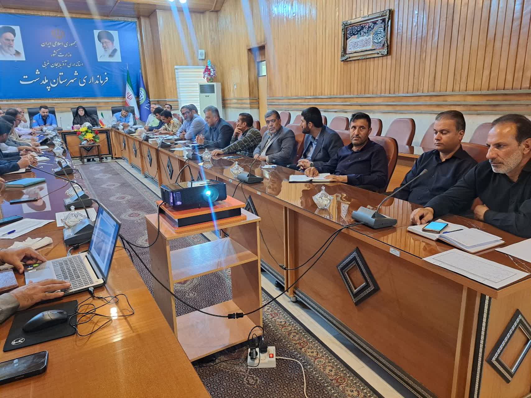 تأکید فرماندار پلدشت بر آمادگی صددرصدی دستگاه‌های اجرایی در مواجهه با بحران/ «پیشگیری» اولویت اصلی مدیریت بحران است