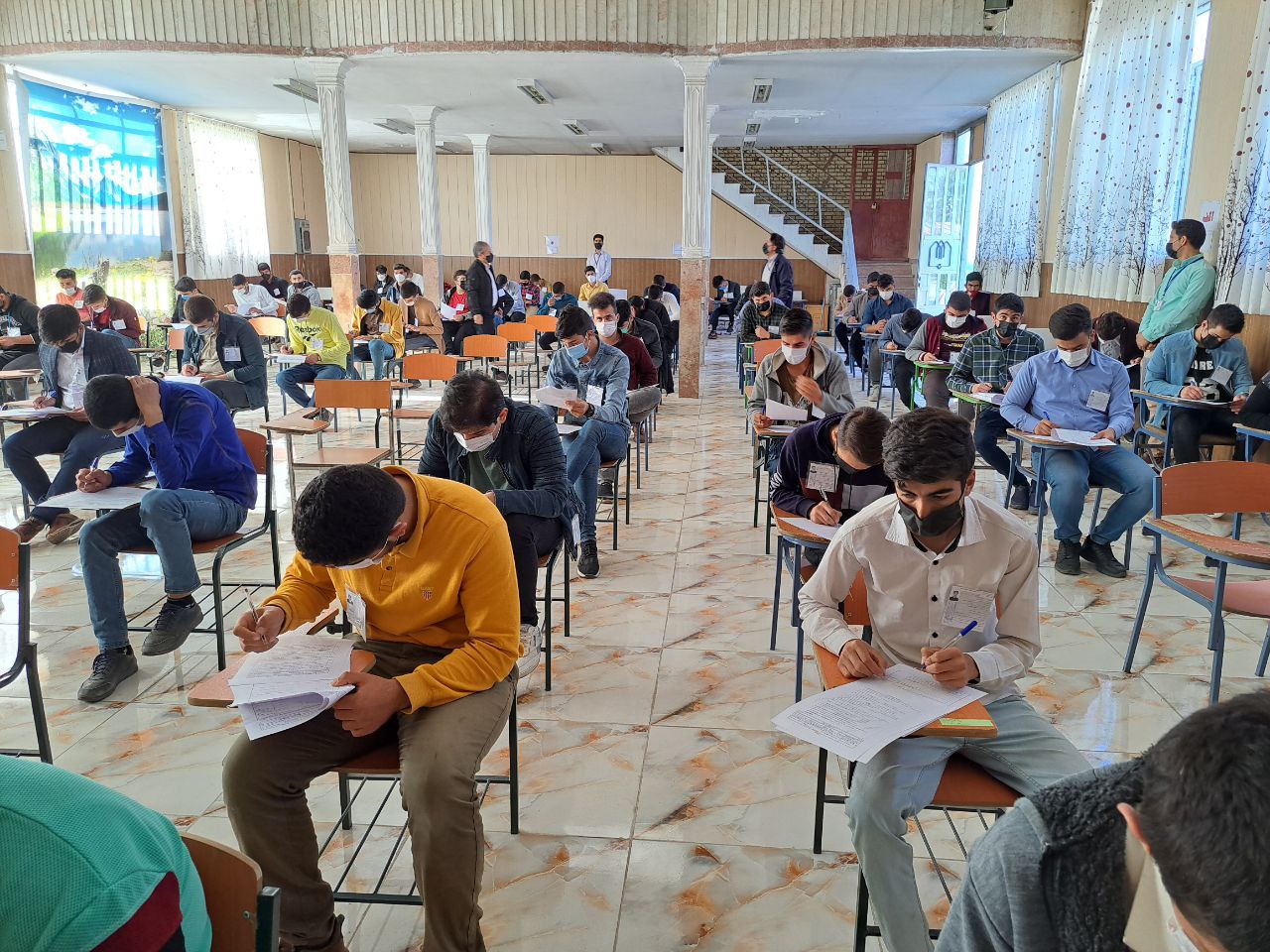 بازدید فرماندار شهرستان از حوزه امتحانات نهایی پایه داوزدهم پلدشت