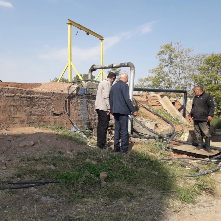 بازدید فرماندار شهرستان پلدشت از پروژه بازسازی خط انتقال آب شرب روستا های بخش ارس
