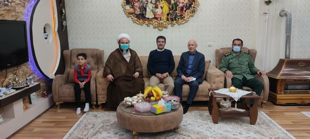 دیدار فرماندار پلدشت با تعدادی از خانواده های معزز شهیدان و جانبازان شهرستان