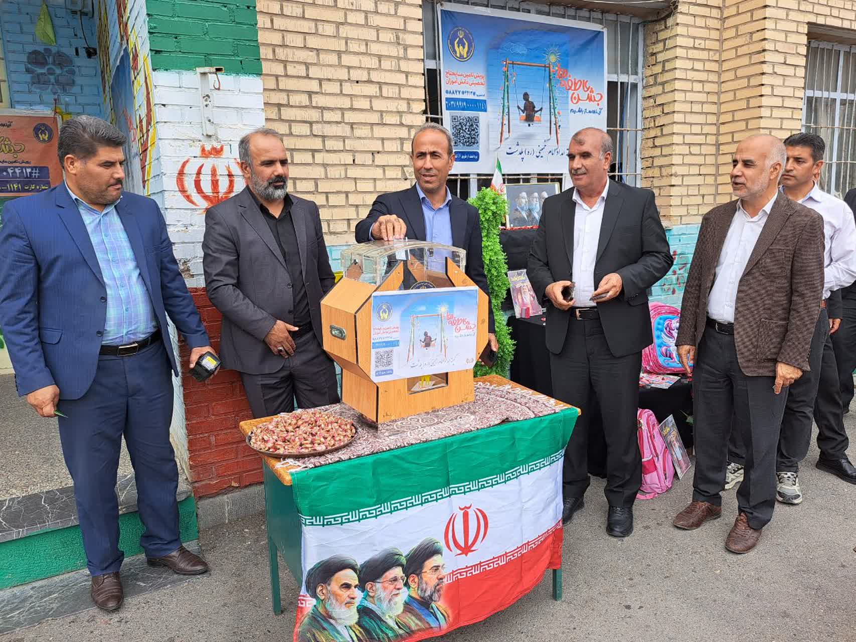 آیین شهرستانی جشن عاطفهها در دبستان حضرت رقیه(س) پلدشت برگزار شد