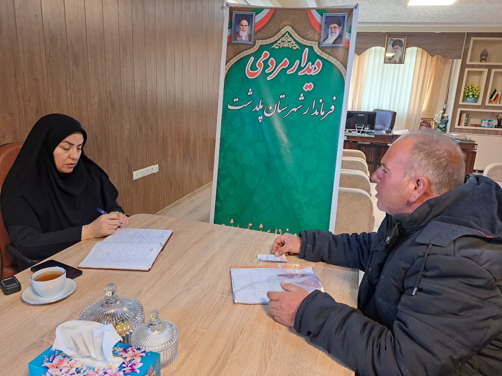 دیدار چهره به چهره رعنا قربانی، فرماندار شهرستان پلدشت با تعدادی از اقشار مختلف مردم