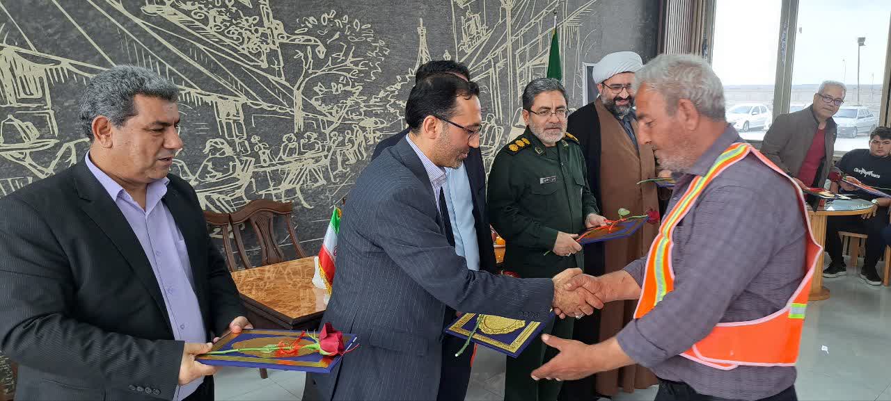 تجلیل از کارگران مجتمع خدماتی رفاهی ساوالان بمناسبت روز کار و کارگر