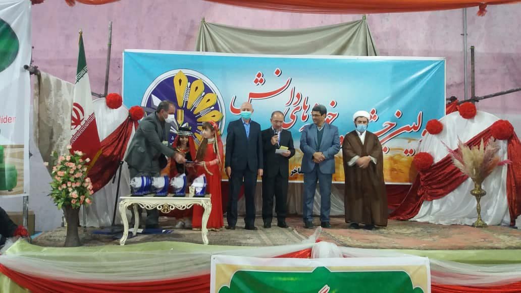 تجلیل از مفاخر شهرنازک (جشنواره خوشه های گندم)