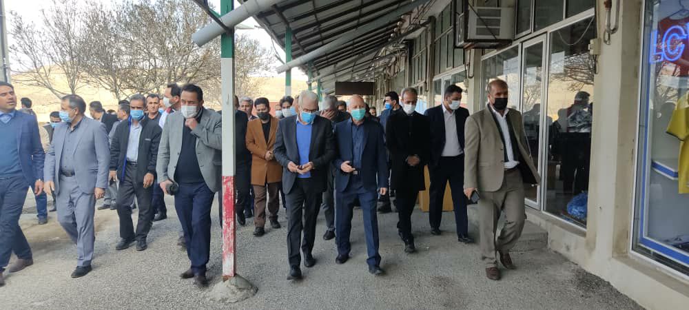 بازدید فرماندار پلدشت به همراه اعضای شورای اداری شهرستان از بازارچه مرزی شهرستان