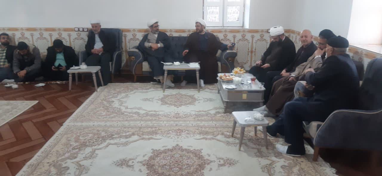 عیادت فرماندار شهرستان پلدشت از ماموستای روستای ساری سو
