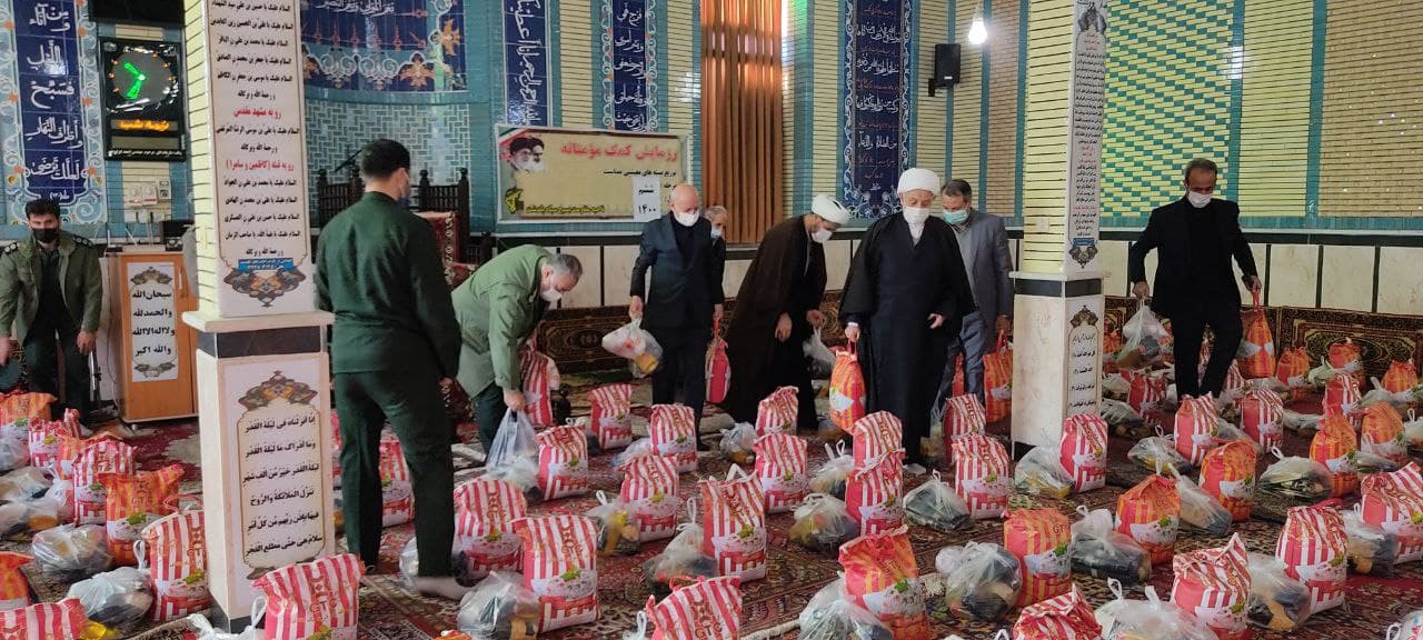 توزیع بسته های معیشتی در شهرستان