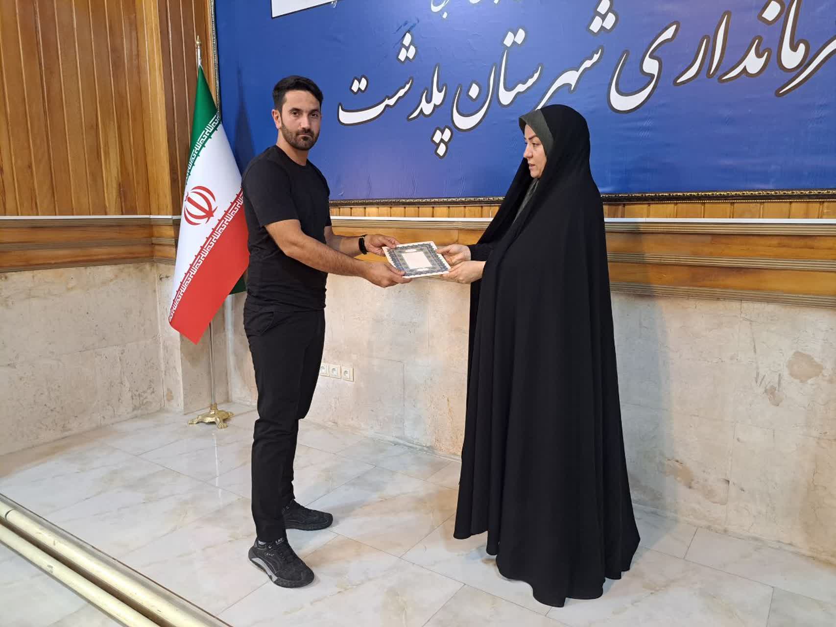نشست فرماندار پلدشت با مسئولان و مداحان هیئتهای مذهبی شهرستان برگزار شد