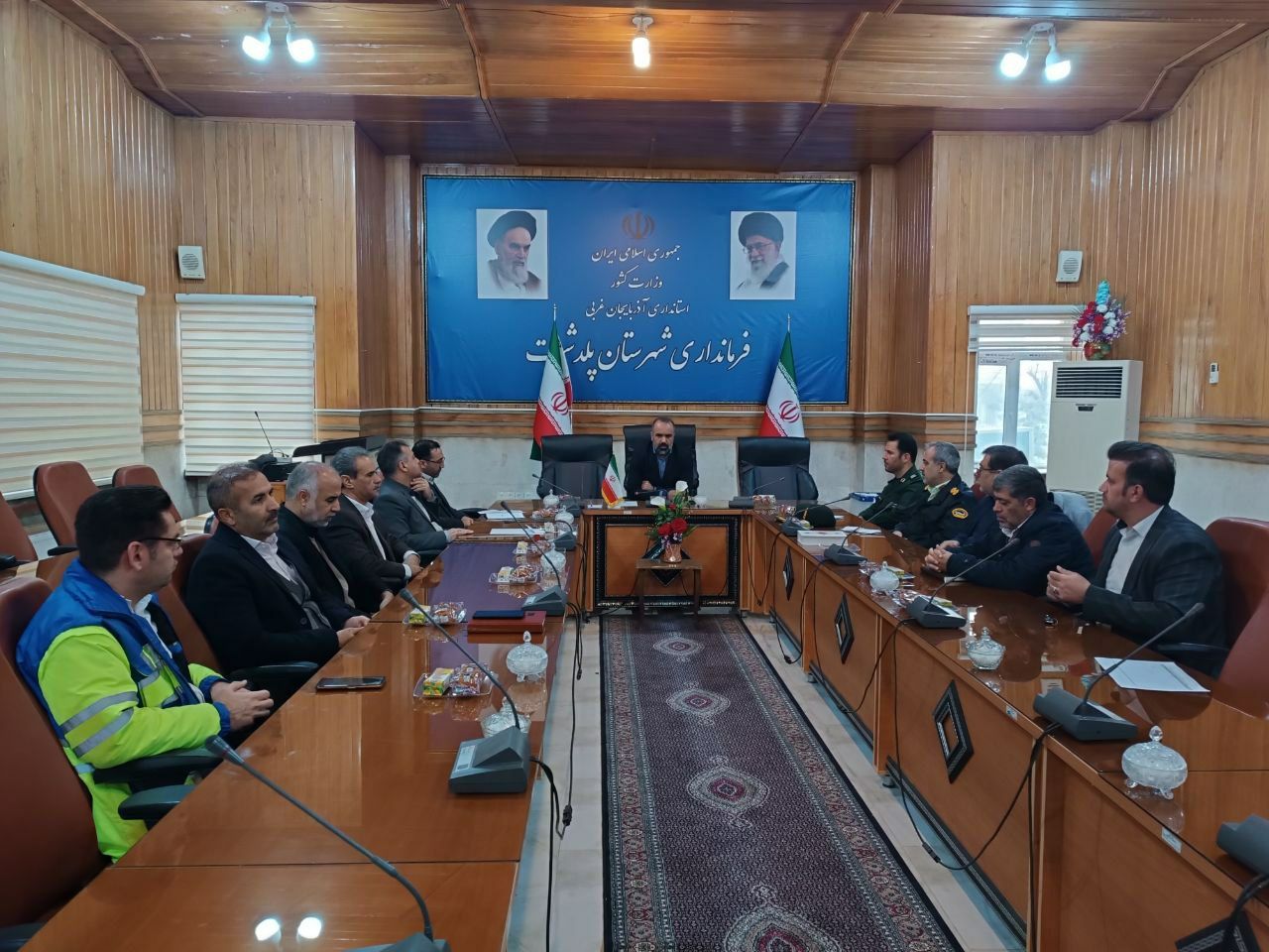 وظیفه ما به عنوان مسئولین و خدمتگزاران مردم بایدحفظ جایگاه مقام شهید و همچنین حفظ حرمت و احترام خانواده های معظم شهدا باشد