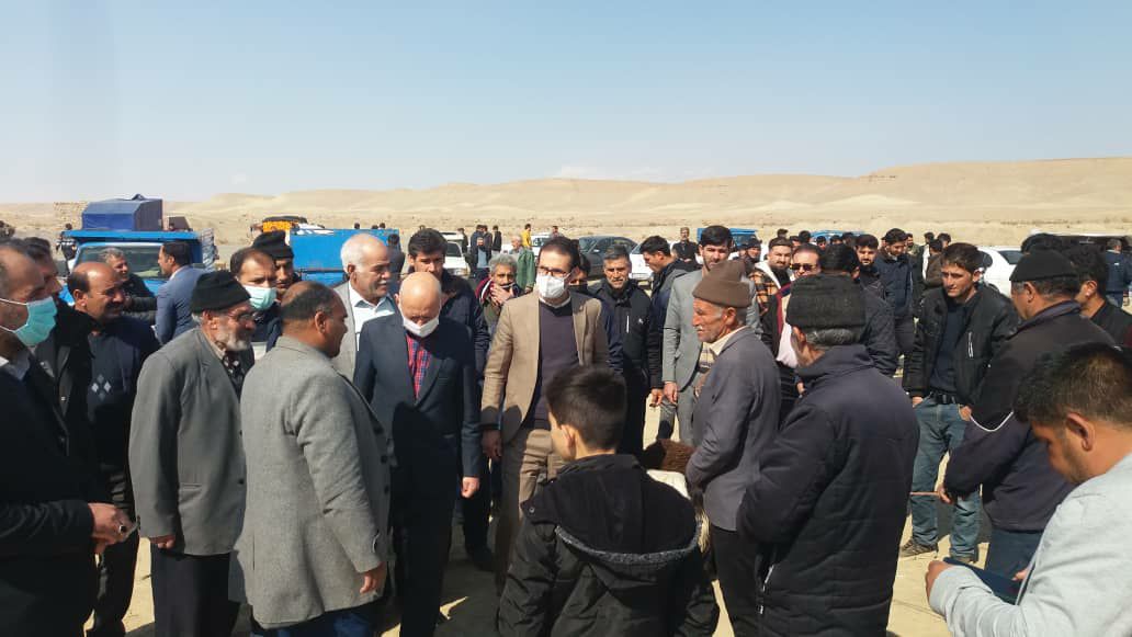 روز جمعه صورت گرفت/ بازدید فرماندار از میدان دواب روستای بهلول آباد/ بازدید از پایانه مرزی، گمرک، گذرنامه و پاسگاه هنگ مرزی مستقر در پایانه مرزی