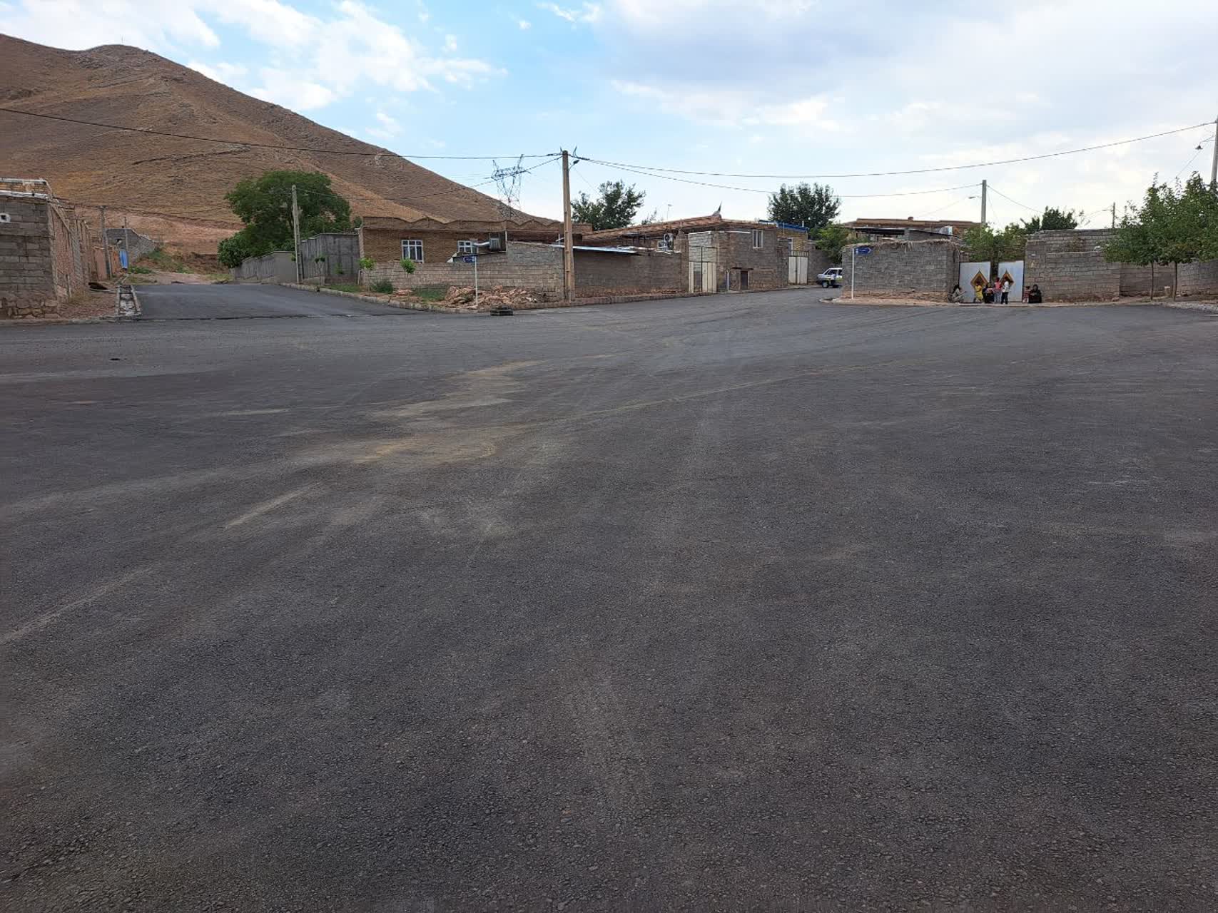 بهرهبرداری از طرح هادی و آسفالت معابر روستای دیوانخانه