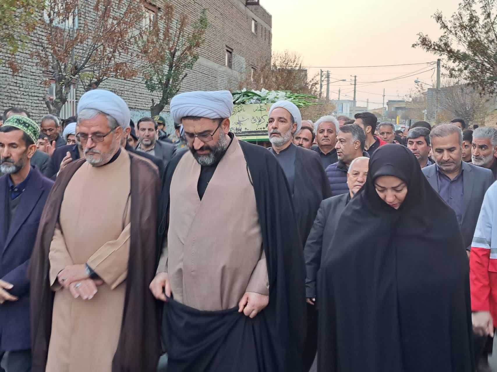 برگزاری آیین تشییع پیکر مطهر شهید گمنام دوران دفاع مقدس در پلدشت