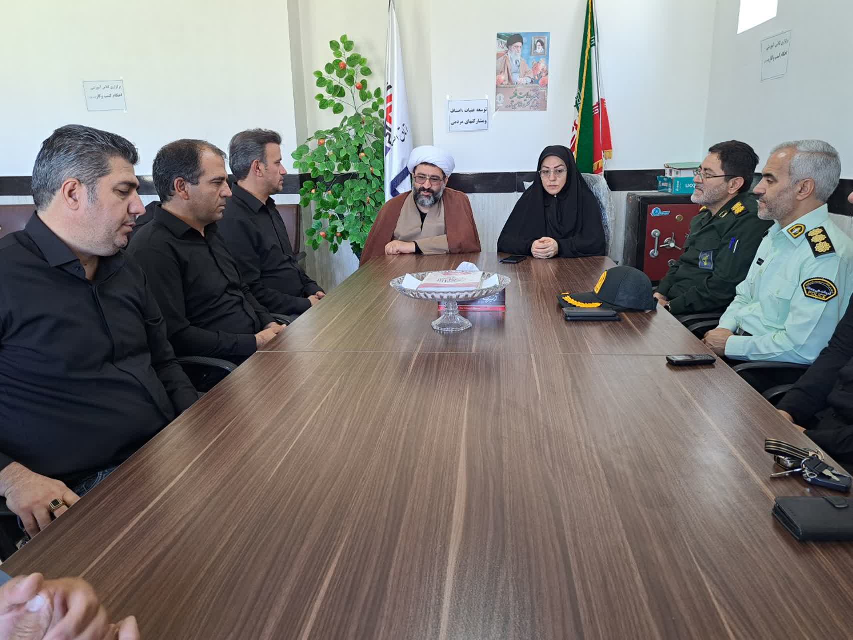 تجلیل فرماندار از نقش اصناف در تأمین امنیت غذایی و آرامش بازار در دوران جنگ