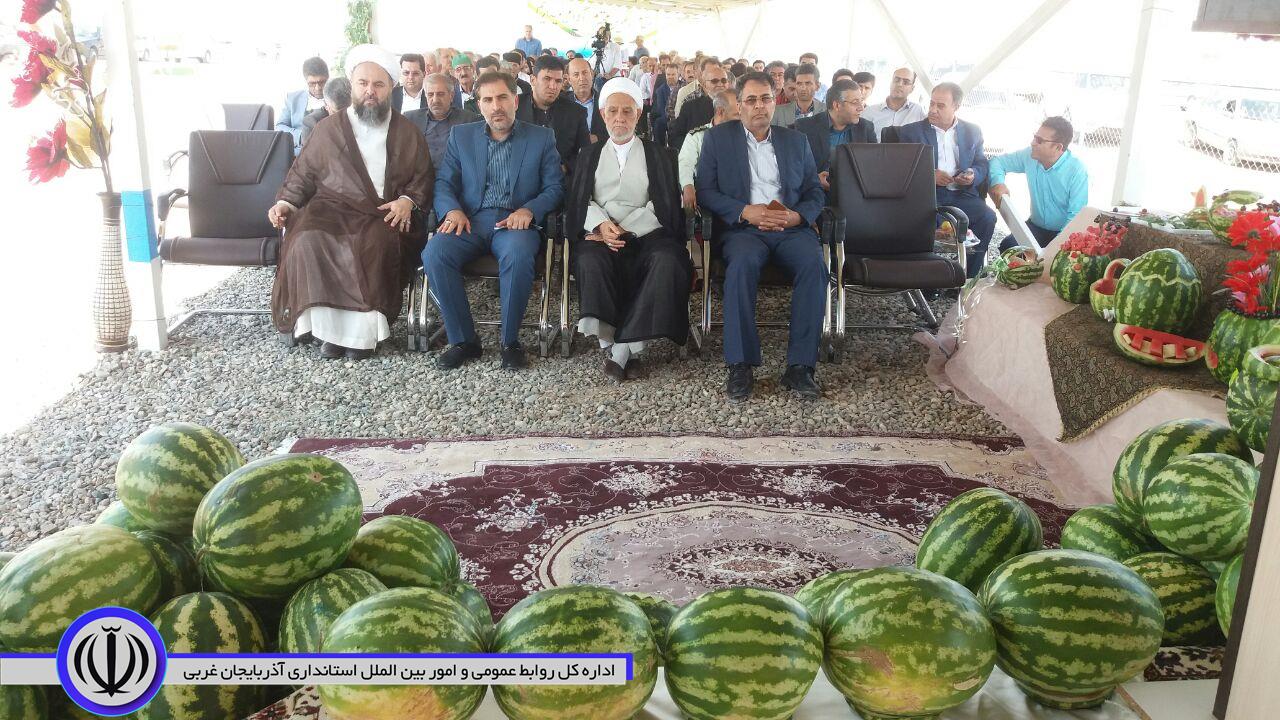برای اولین بار جشنواره برداشت هندوانه در شهرستان پلدشت برگزار شد