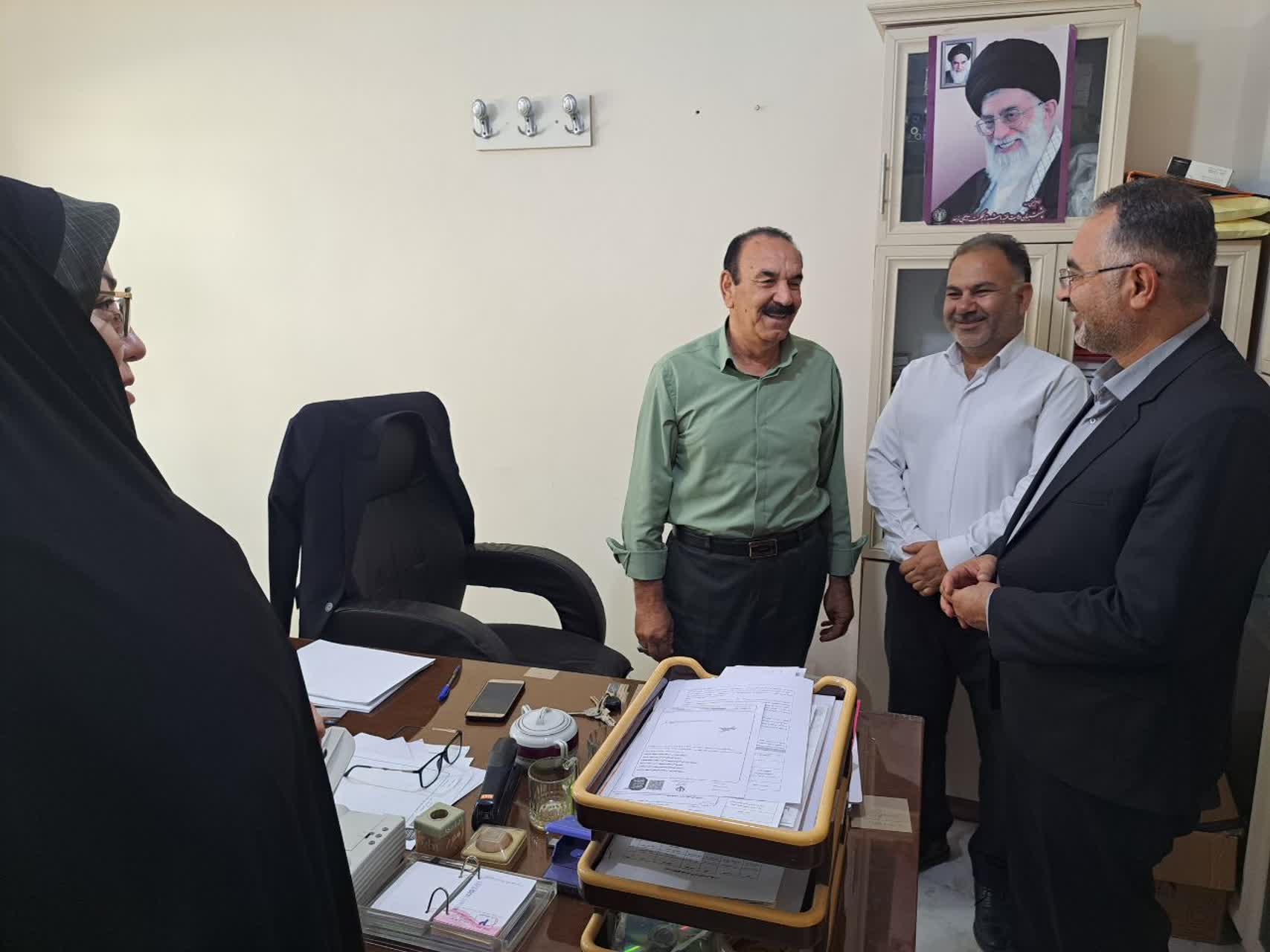 بازدید معاون سیاسی و اجتماعی استاندار آذربایجان‌غربی از واحدهای فرمانداری پلدشت / تأکید بر تکریم ارباب‌رجوع و تقویت روحیه خدمت‌رسانی
