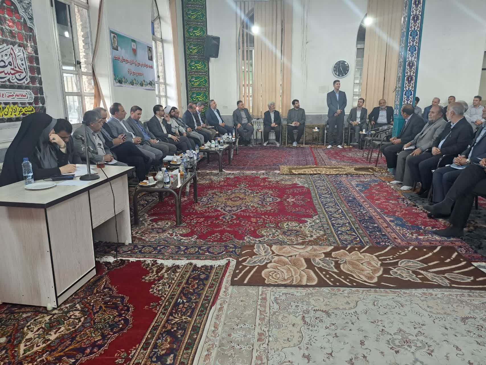 نشست هم اندیشی شورای اداری شهرستان پلدشت با معتمدین شهر نازک