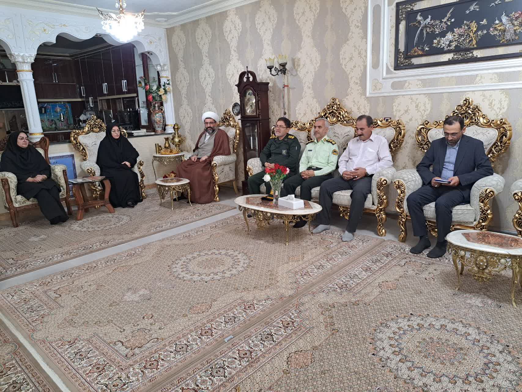 دیدار فرماندار پلدشت با آزاده سرافراز «علی خدنگ»؛ آزادگان اسطوره‌های صبر و استقامت نظام اسلامی هستند