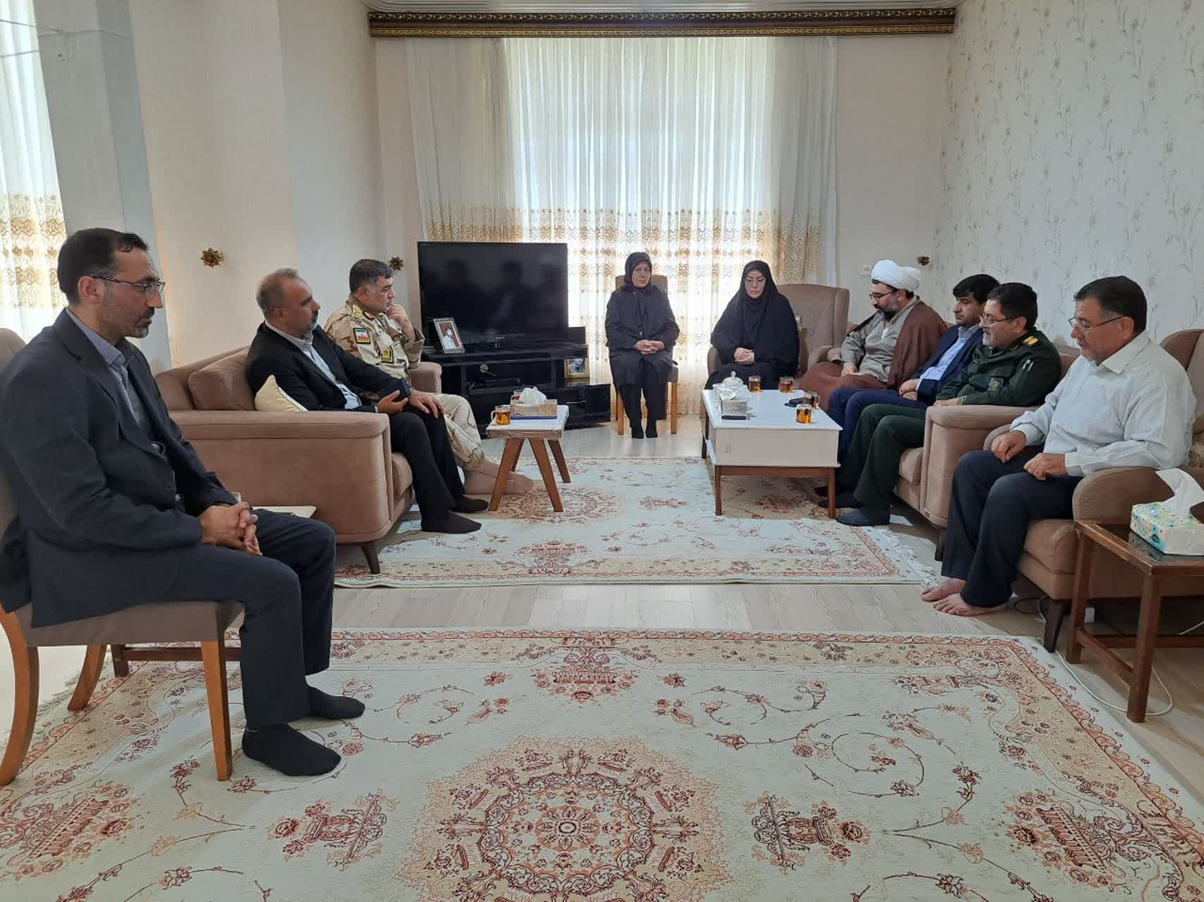 دیدار فرماندار پلدشت با خانواده معظم شهید والامقام ابراهیم جبرئیلی