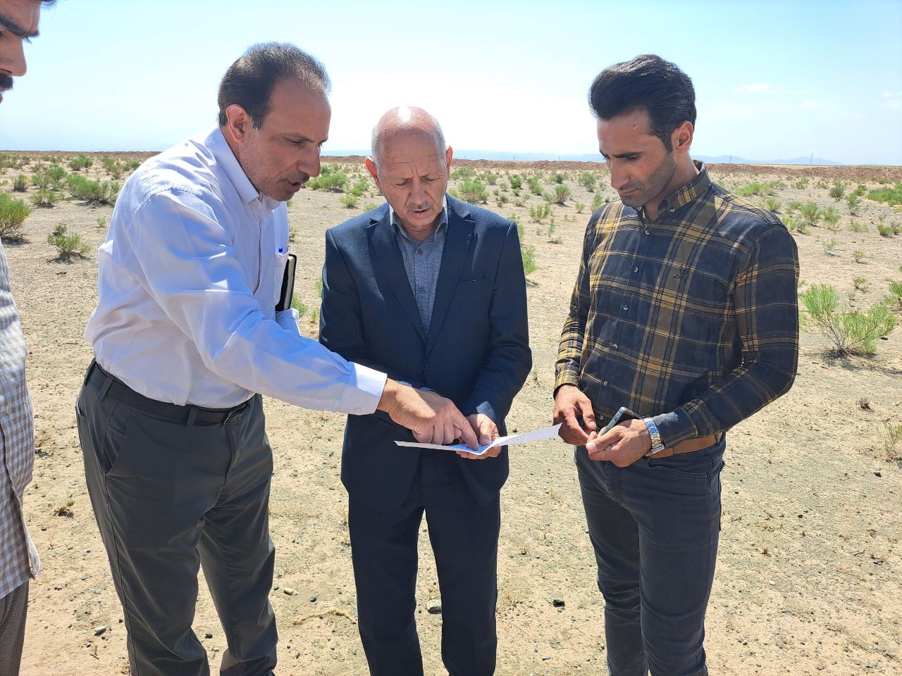 بازدید فرماندار پلدشت از اراضی روستای پیله سوار
