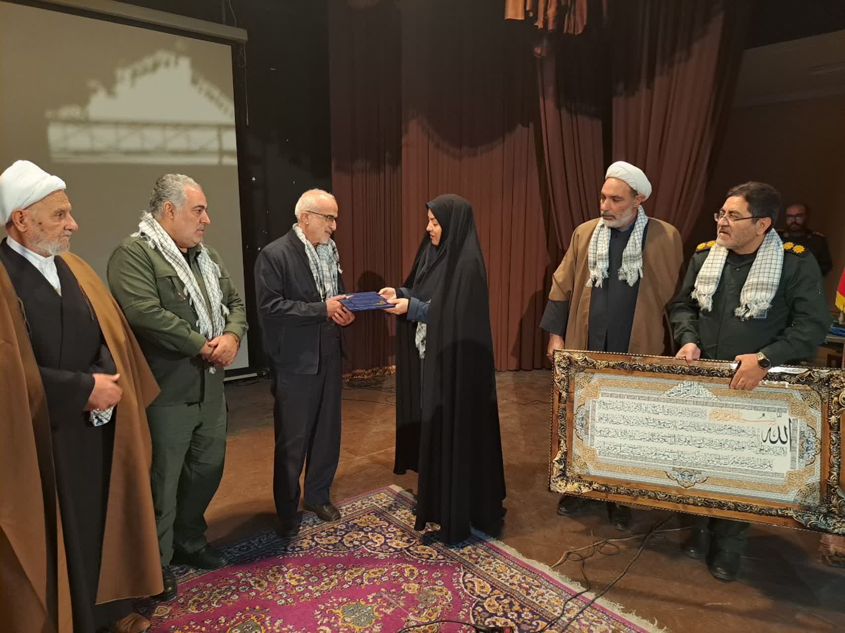 ادامه راه شهدا، وظیفه‌ای همگانی است