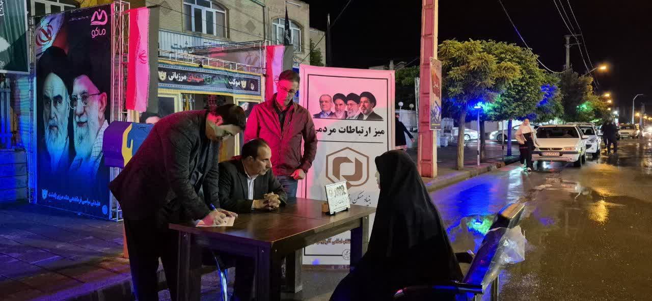 برپایی میز ارتباطات مردمی دستگاه های اجرایی شهرستان پلدشت در رزمگاه شبانه