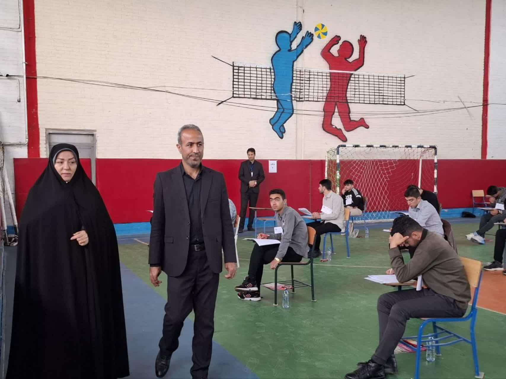 بازدید فرماندار پلدشت از روند برگزاری کنکور 1404