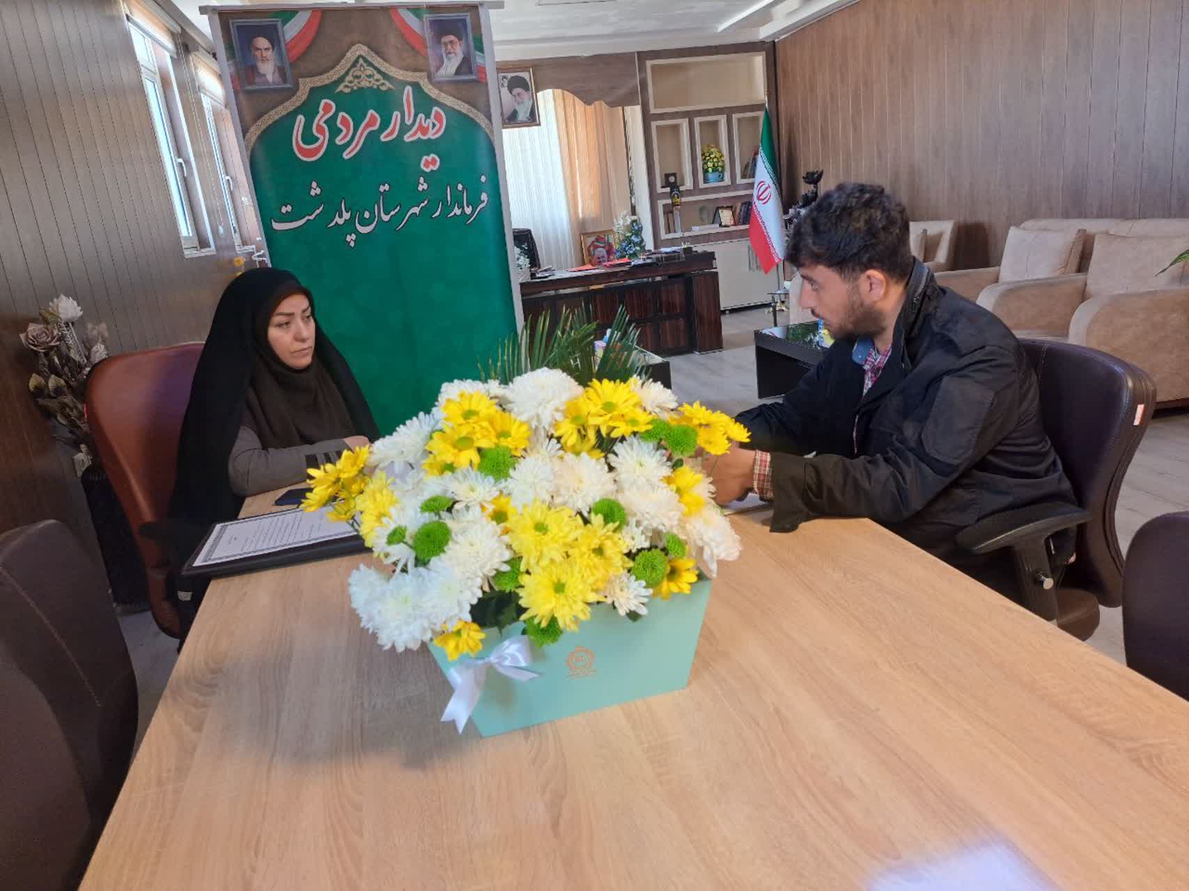 گزارش تصویری/ دیدار چهره به چهره فرماندار شهرستان پلدشت با تعدادی از اقشار مختلف مردم