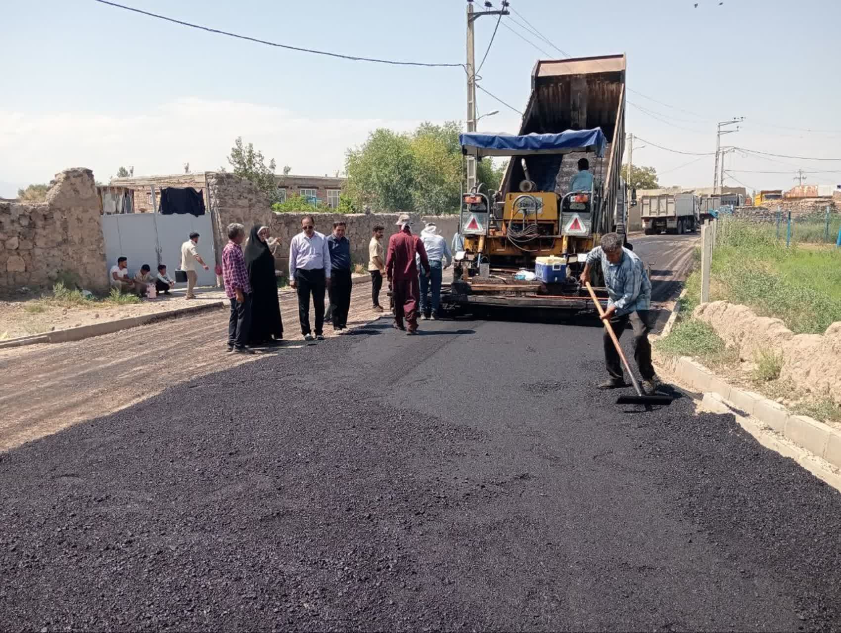 آغاز نهضت آسفالتریزی در روستاهای شهرستان پلدشت با اعتباری نزدیک به 35 میلیارد تومان