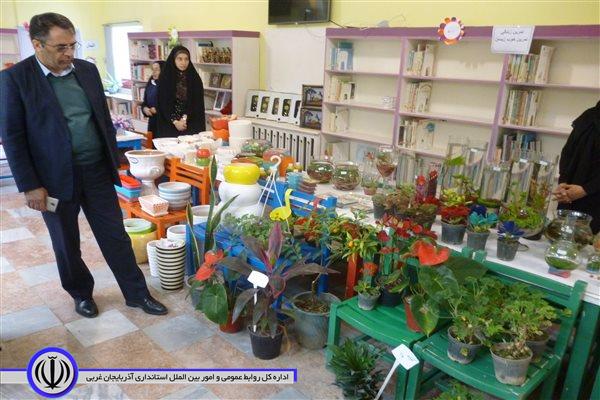 بازدید صفری فرماندار شهرستان پلدشت از نمایشگاه گل وگیاه