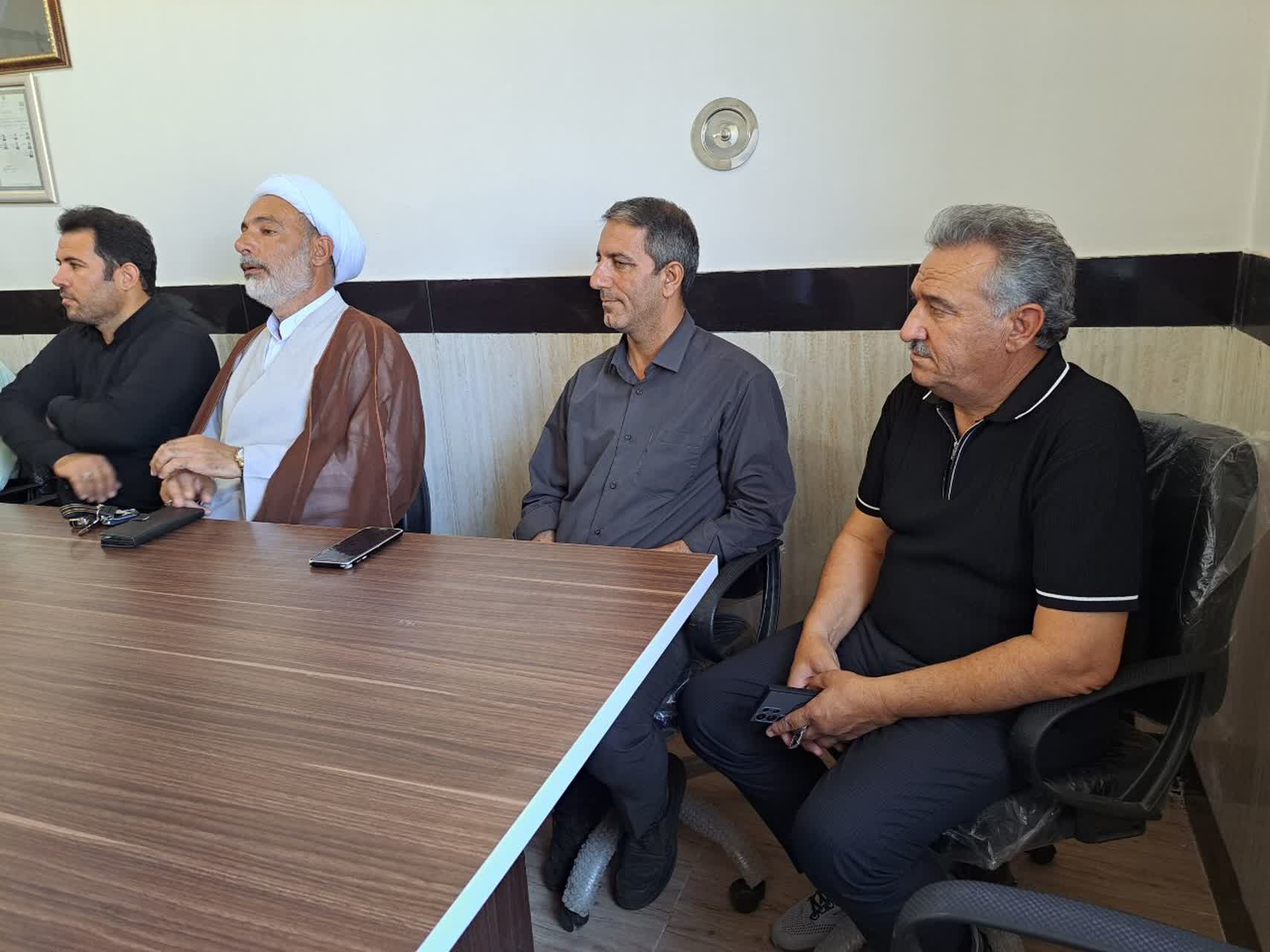تجلیل فرماندار از نقش اصناف در تأمین امنیت غذایی و آرامش بازار در دوران جنگ