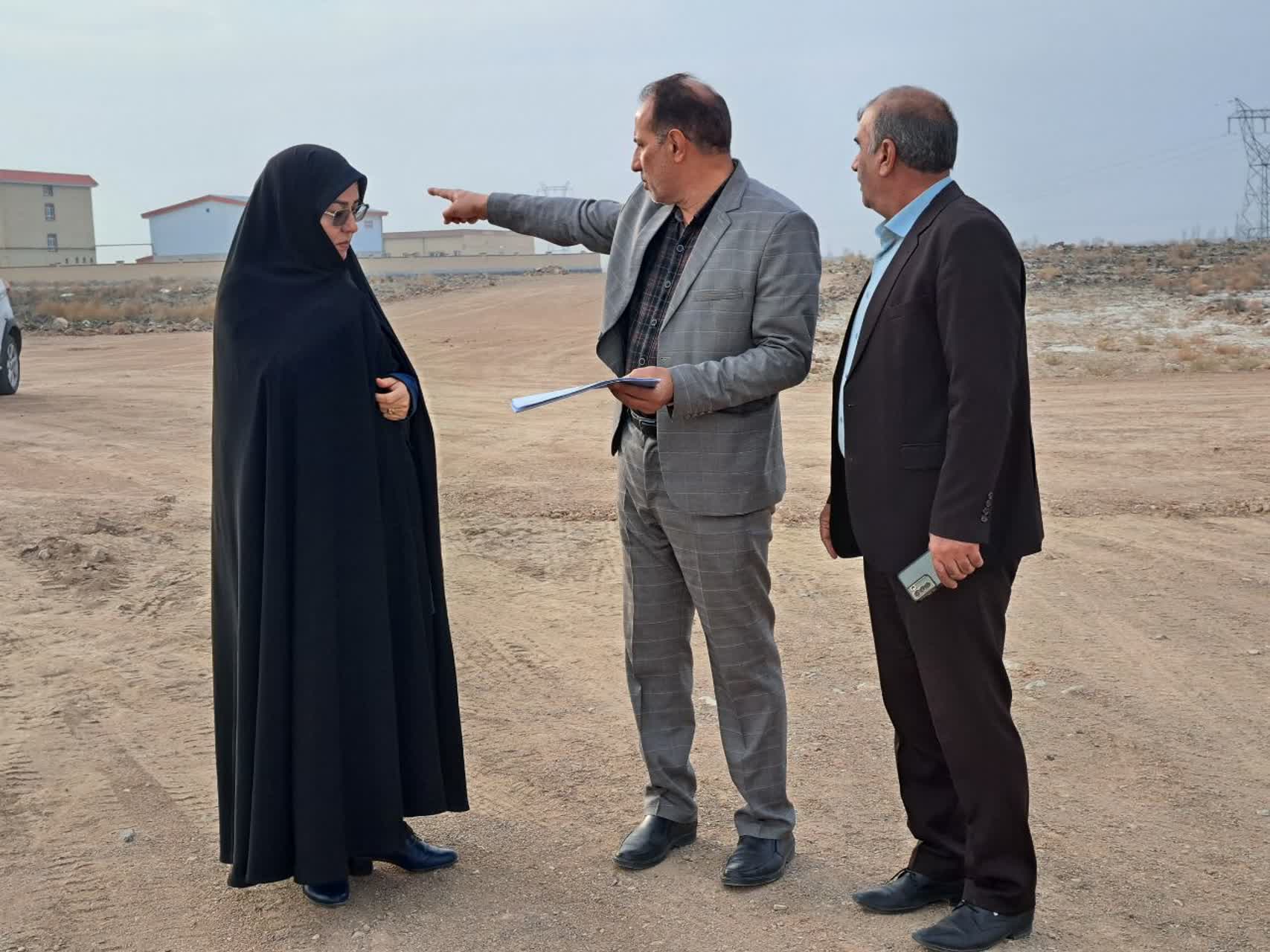 بازدید میدانی فرماندار پلدشت از روند عملیات آماده‌سازی و زیرسازی پروژه نهضت ملی مسکن