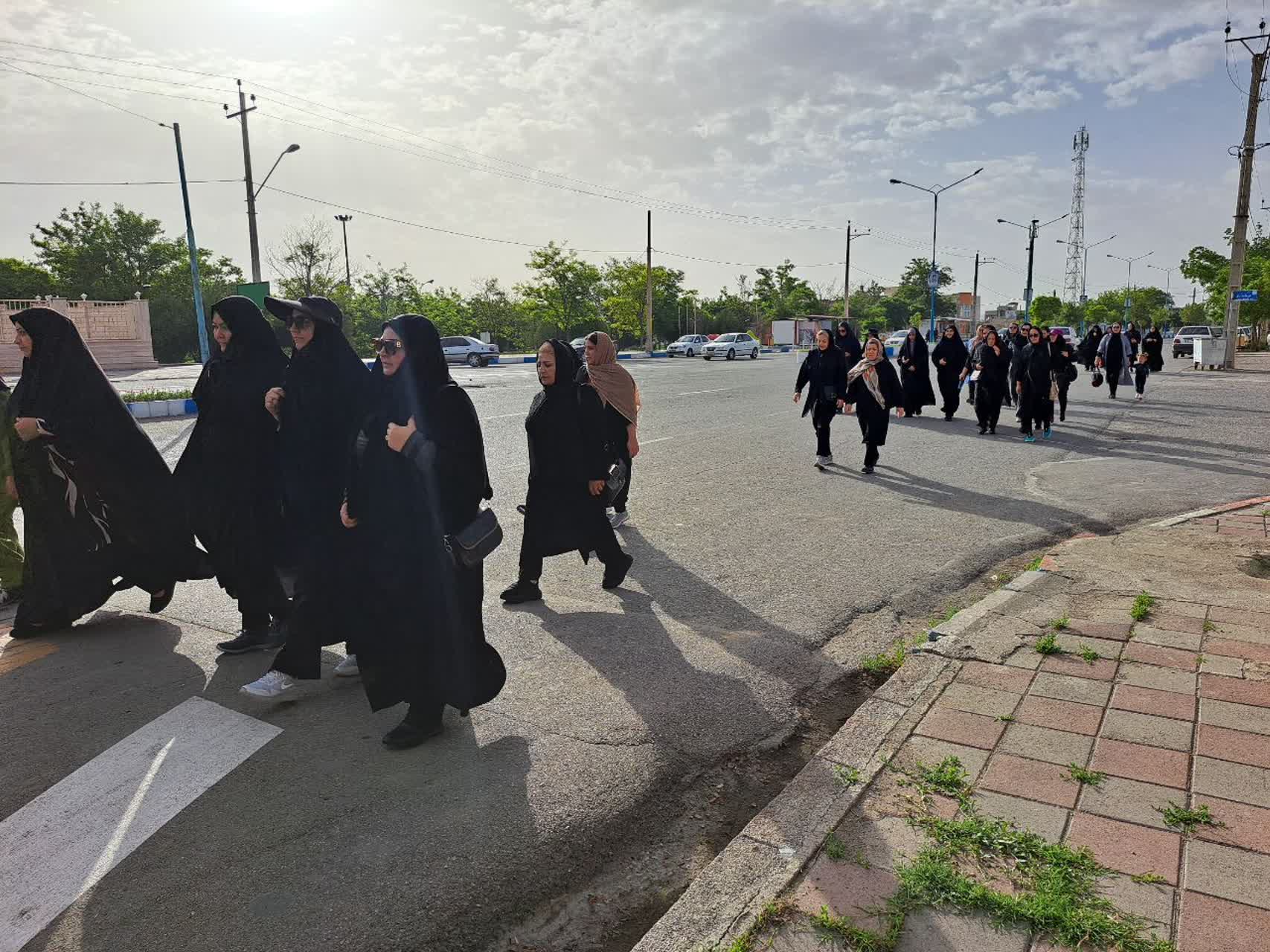 برگزاری همایش پیادهروی بانوان به مناسبت هفته جمعیت در پلدشت