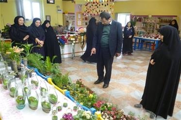 بازدید صفری فرماندار شهرستان پلدشت از نمایشگاه گل وگیاه