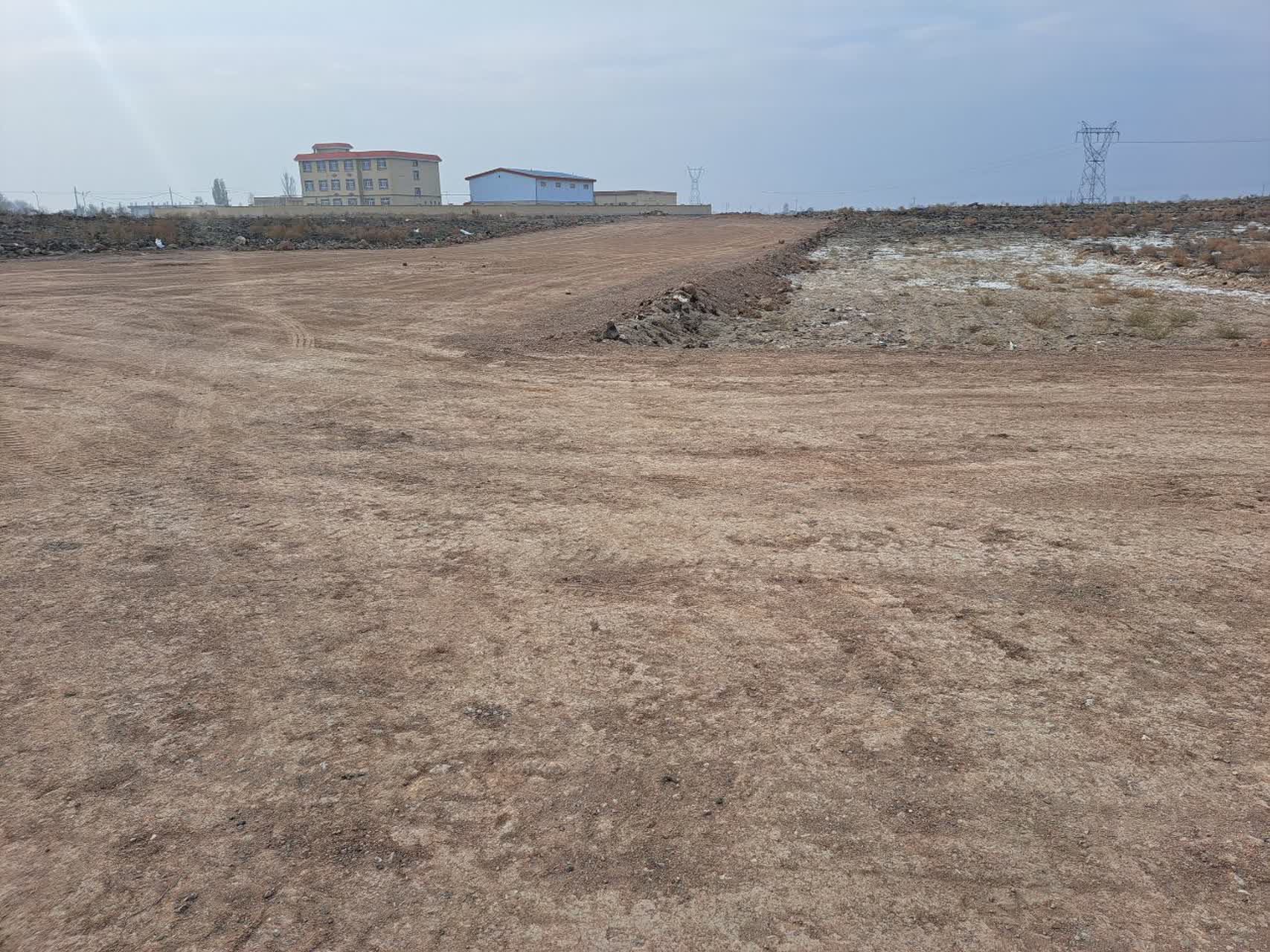 بازدید میدانی فرماندار پلدشت از روند عملیات آماده‌سازی و زیرسازی پروژه نهضت ملی مسکن