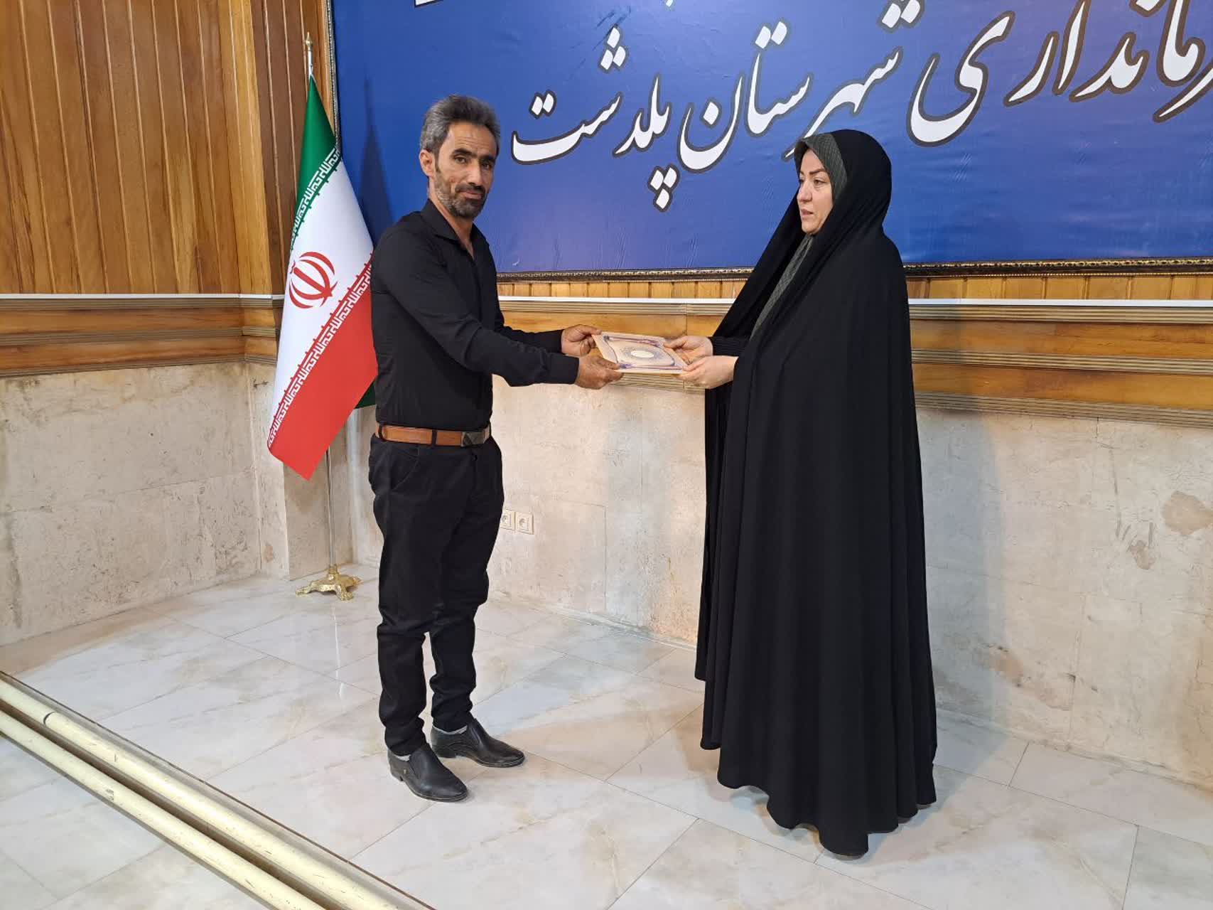 نشست فرماندار پلدشت با مسئولان و مداحان هیئتهای مذهبی شهرستان برگزار شد