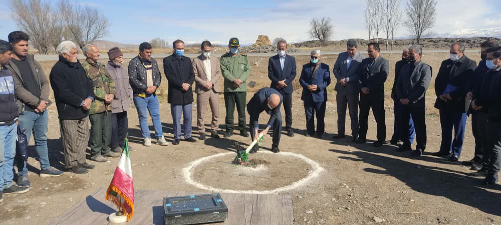 عملیات اجرایی ساخت دو آموزشگاه خیر ساز در شهرستان با حضور فرماندار پلدشت آغاز شد
