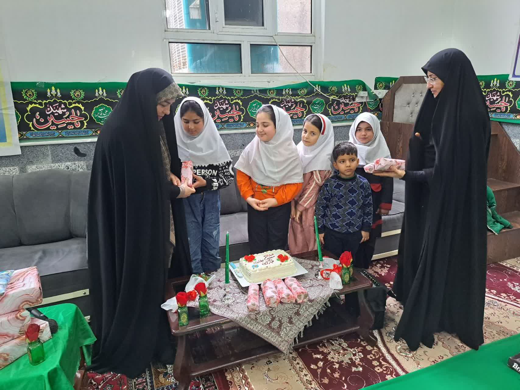 جشنواره غذاهای سنتی و نمایشگاه صنایع دستی بانوان کارآفرین پلدشت برگزار شد