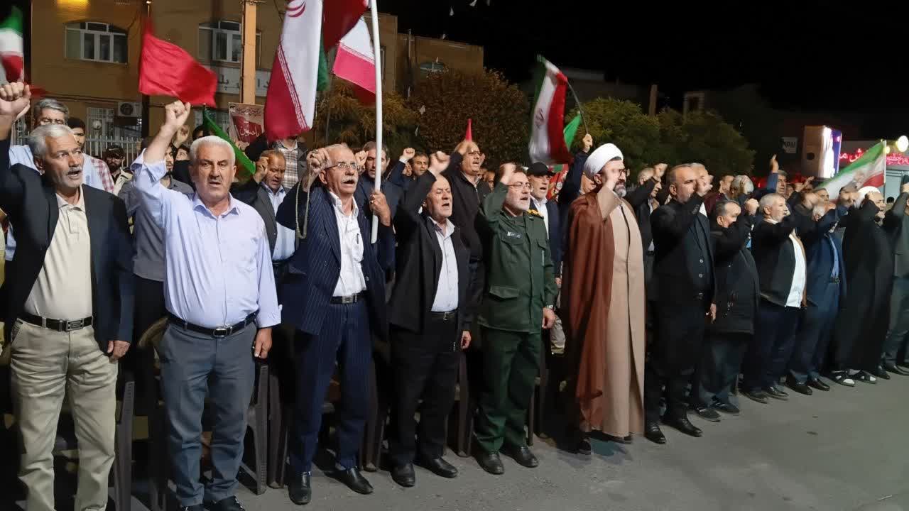 تداوم حضور حماسی مردم پلدشت در تجمعات شبانه
