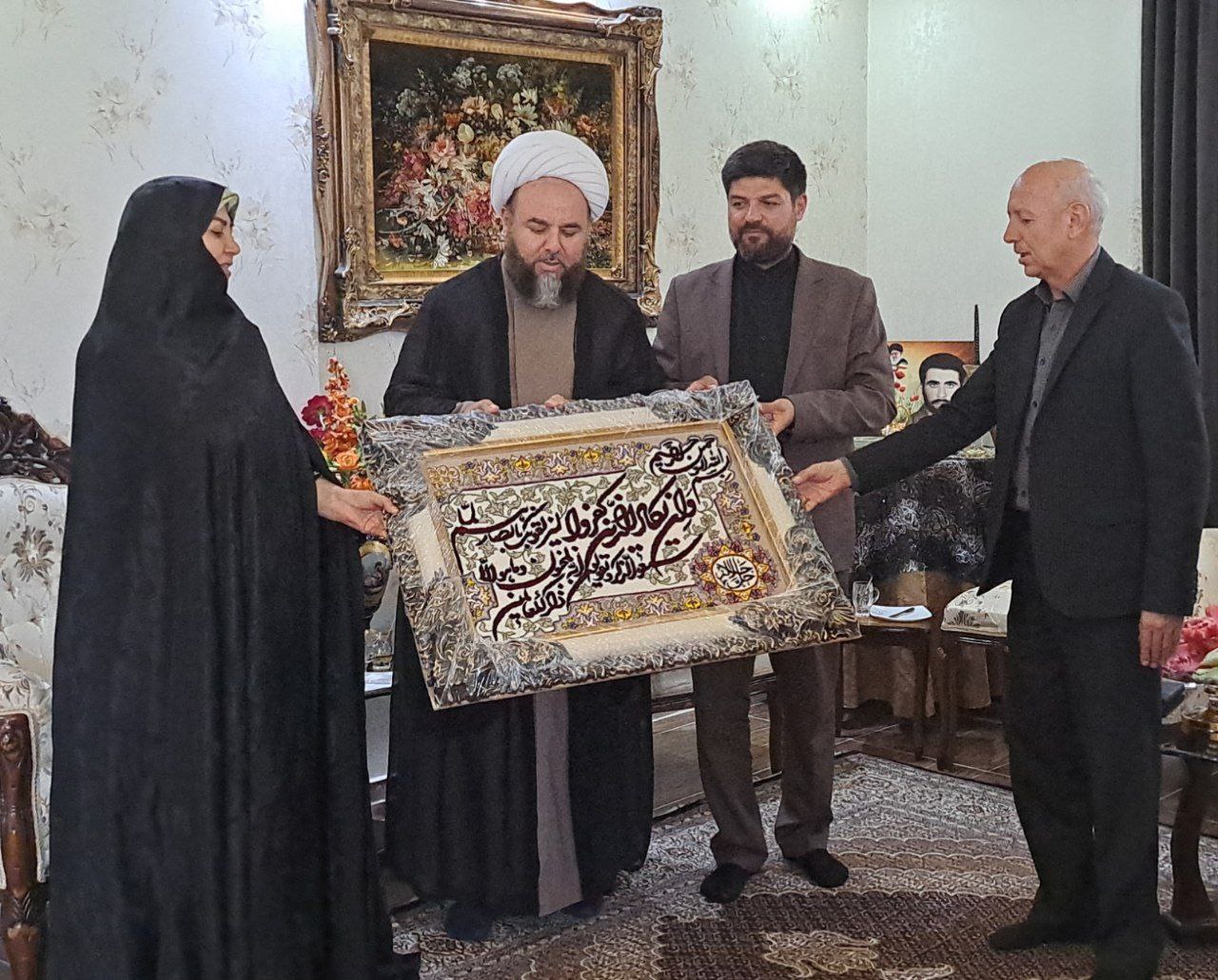 دیدار معاون هماهنگی و امور عمرانی استاندار آذربایجان غربی با خانواده شهید والامقام محمدرضا محسنی زاده