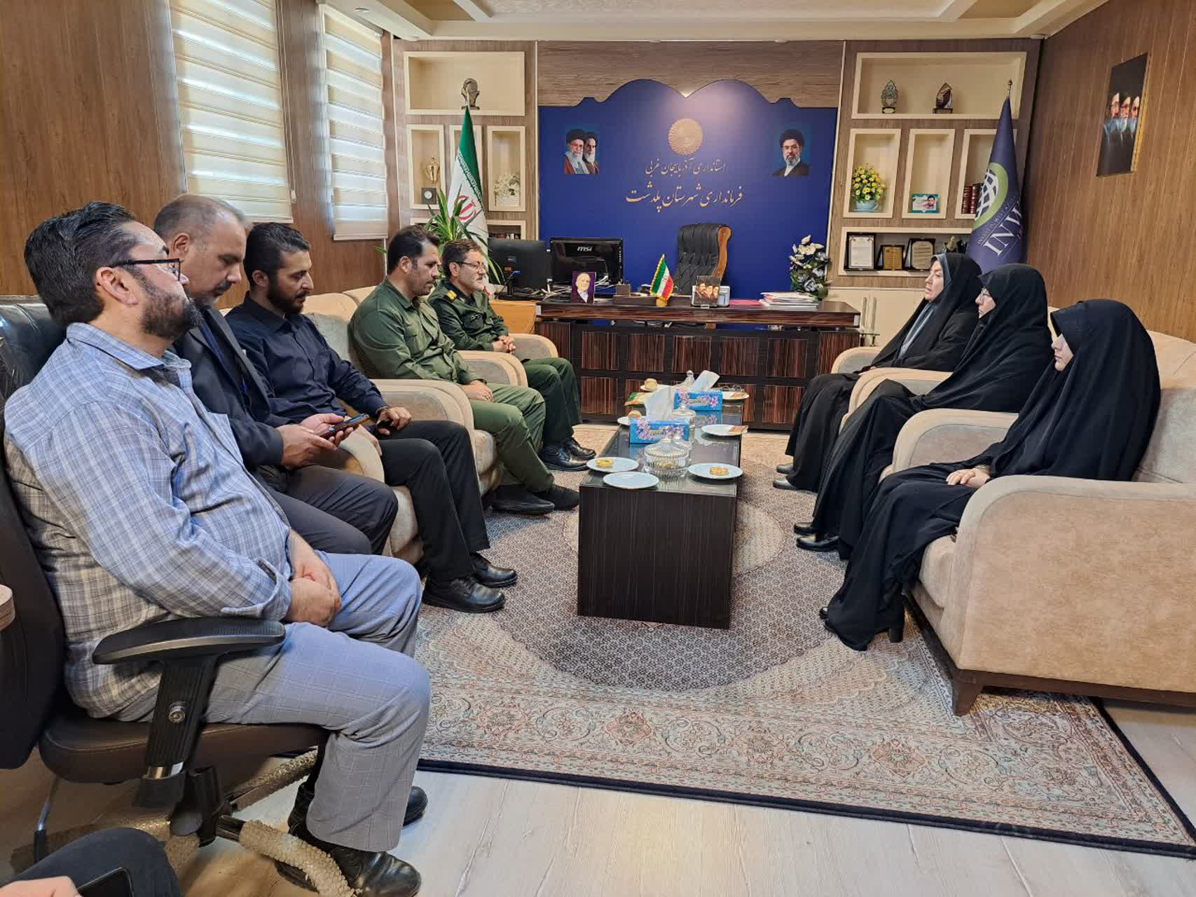 دیدار فرمانده ناحیه مقاومت بسیج سپاه پلدشت با فرماندار شهرستان به مناسبت هفته دولت