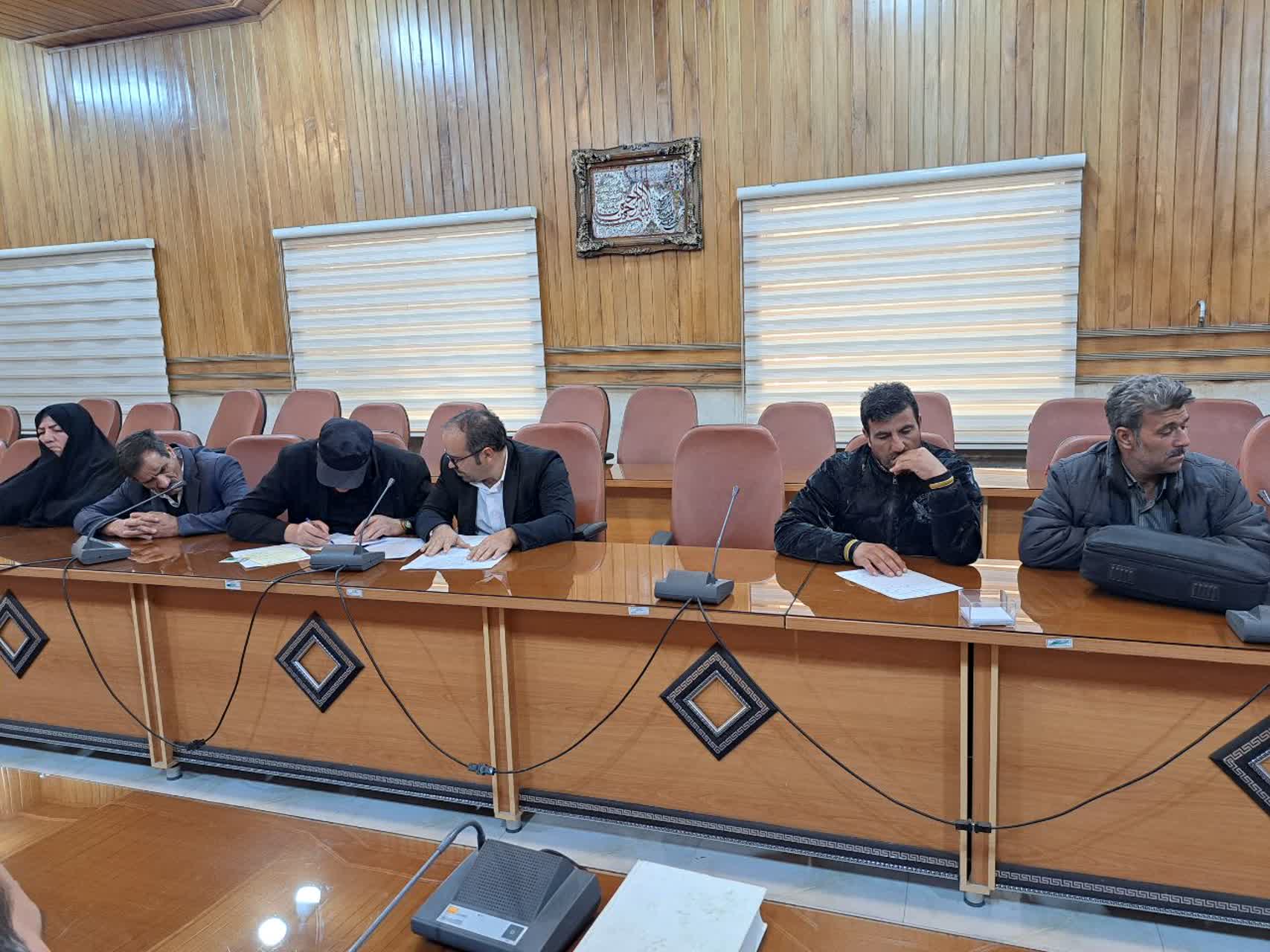 ملاقات مردمی فرماندار پلدشت و مدیرکل حفاظت محیط زیست آذربایجان غربی با مردم شهرستان