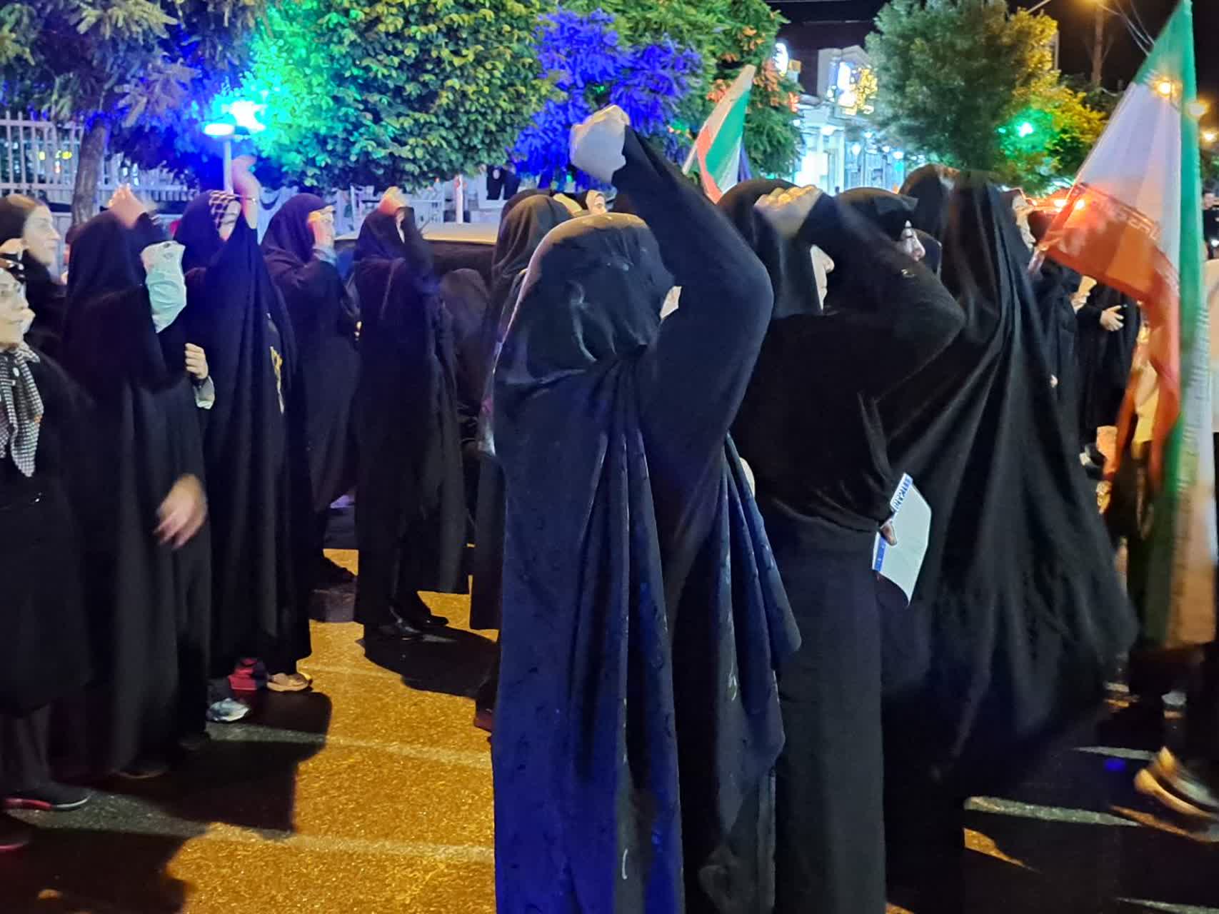 تداوم حضور حماسی و دشمن‌ستیز مردم پلدشت در تجمع شبانه