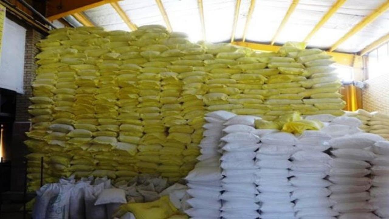نانوایان علاوه بر پخت در شیفت صبح از ساعت 15 الی 17 بعد از ظهر در اسفند ماه سال جاری نسبت به پخت اقدام می نمایند