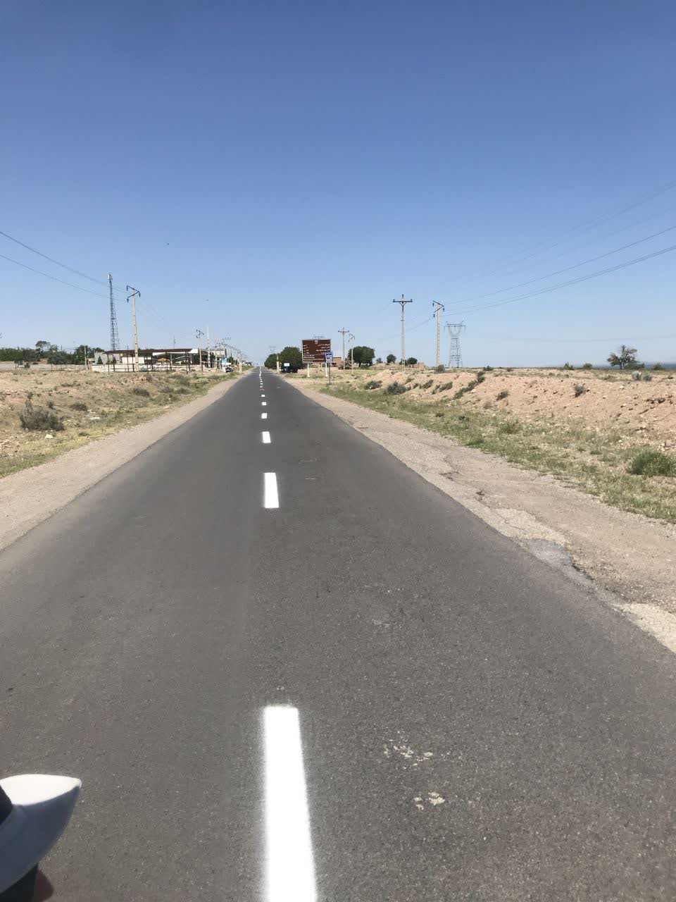 گزارش تصویری از اجرای عملیات خط کشی محور های مواصلاتی شهرستان پلدشت