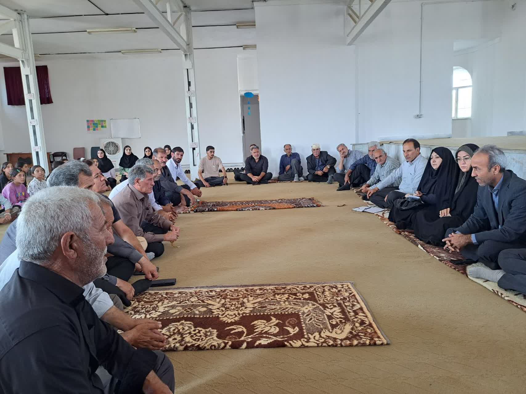 برگزاری شورای مدیریت محلهمحور در روستای شهرک میلاد+ تصاویر