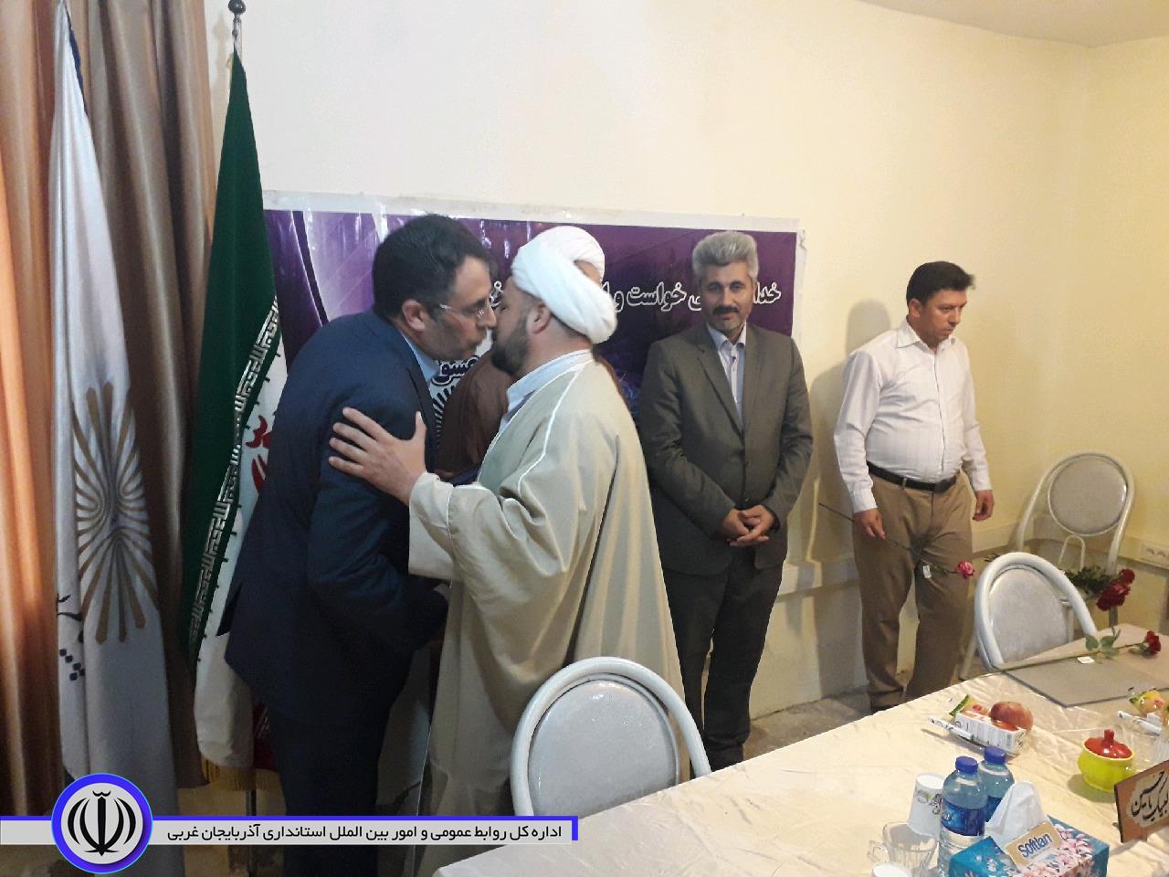 تجلیل از اساتید دانشگاه پیام نور شهرستان پلدشت بمناسبت نکوداشت مقام معلم