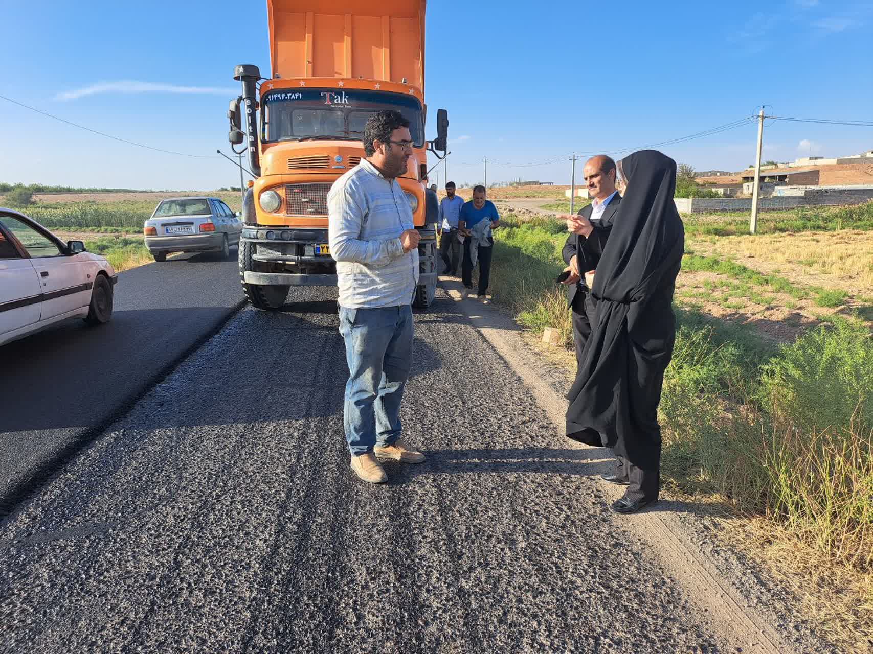 بازدید فرماندار پلدشت از عملیات آسفالت‌ریزی محور پلدشت به شهرک ارس